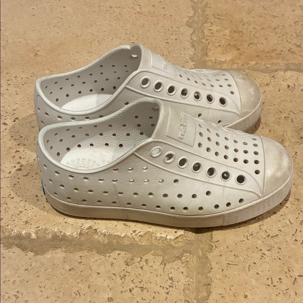 Native Jefferson Kids sz 10